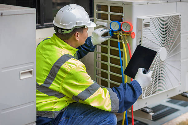 Professional Hvac technician working in Dorsey, IL
